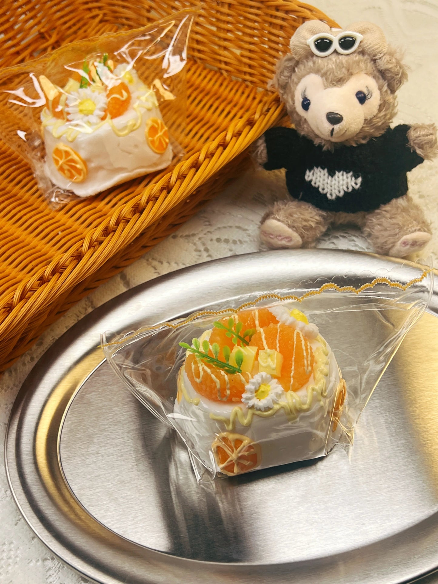 Daisy Orange Cake Creamy Mud Squishy - Psykade