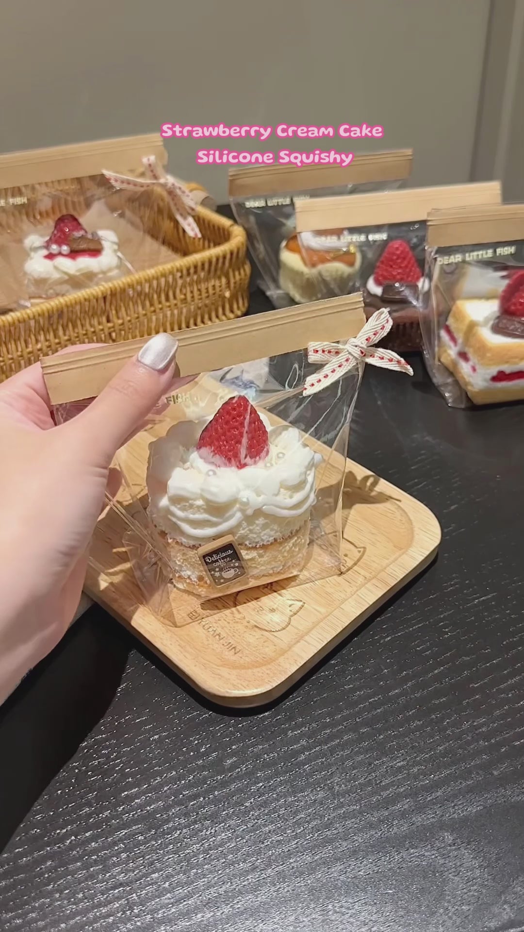 Pastel de crema y fresa de silicona blandito - Textura esponjosa, 200 g | Juguete antiestrés con temática de comida
